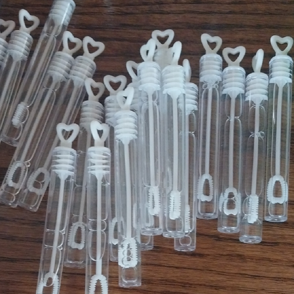 68 Heart-Shaped Bubble Wands - White